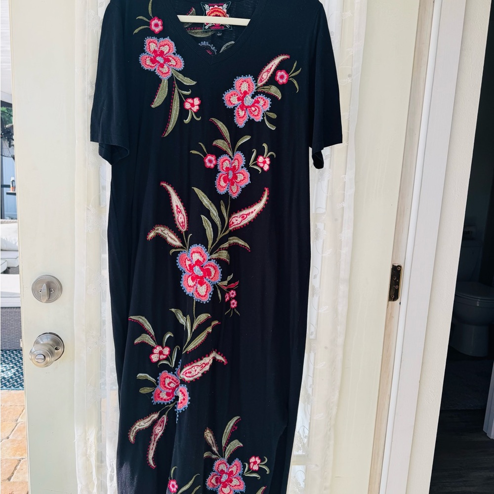 💕 Johnny Was LA Floral Embroidered Black Dress